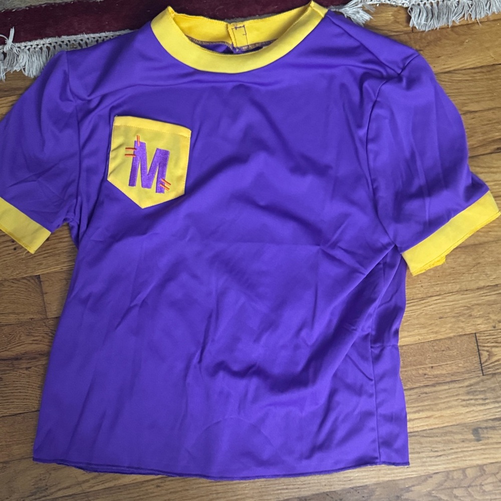 Meekah shirt small